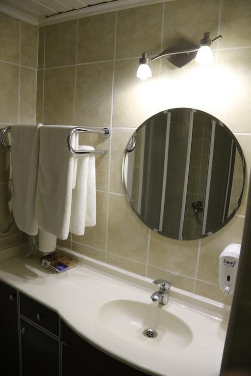 Metropolis Hotel Torbali Ngoại thất bức ảnh