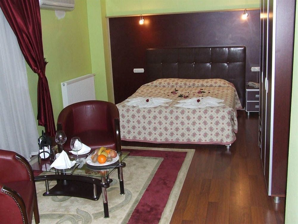 Metropolis Hotel Torbali Ngoại thất bức ảnh