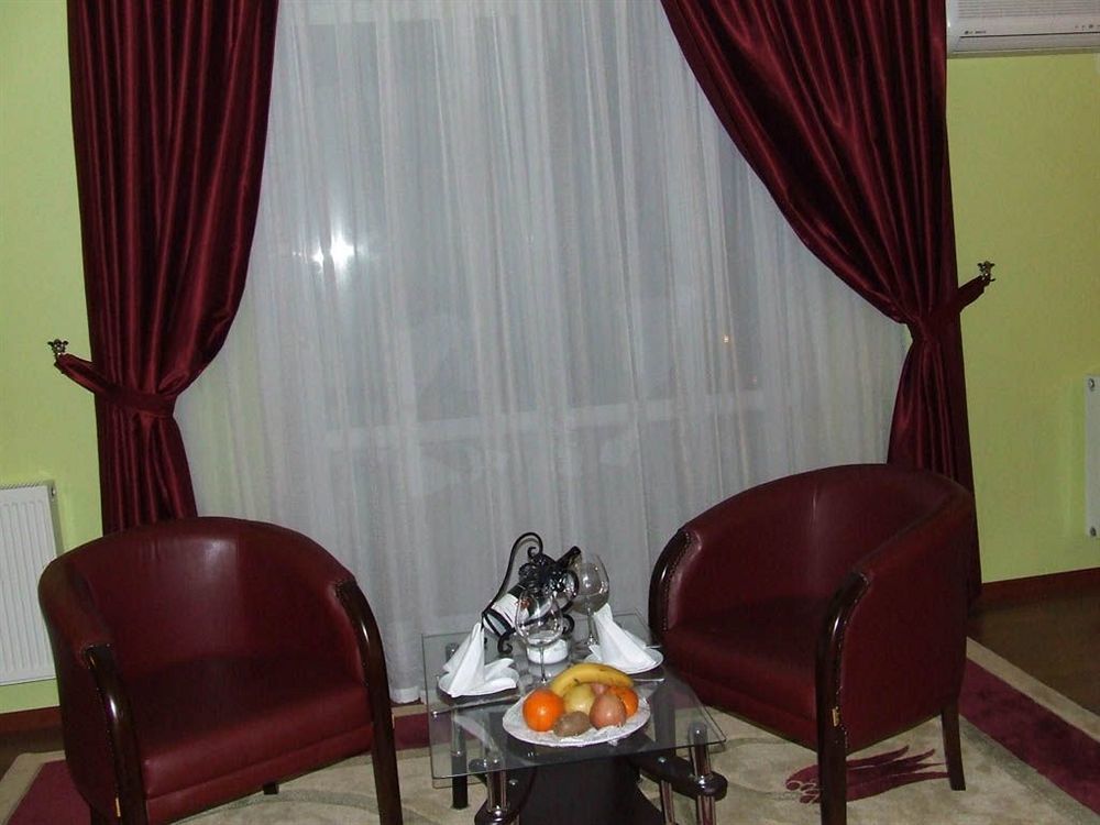 Metropolis Hotel Torbali Ngoại thất bức ảnh