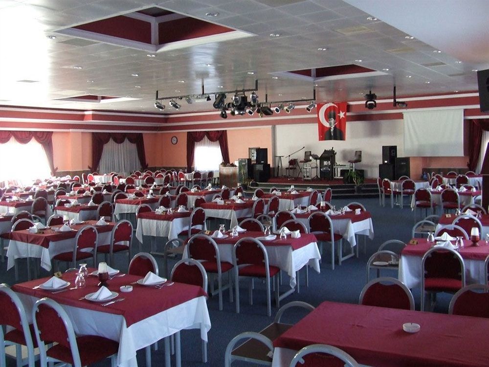 Metropolis Hotel Torbali Ngoại thất bức ảnh