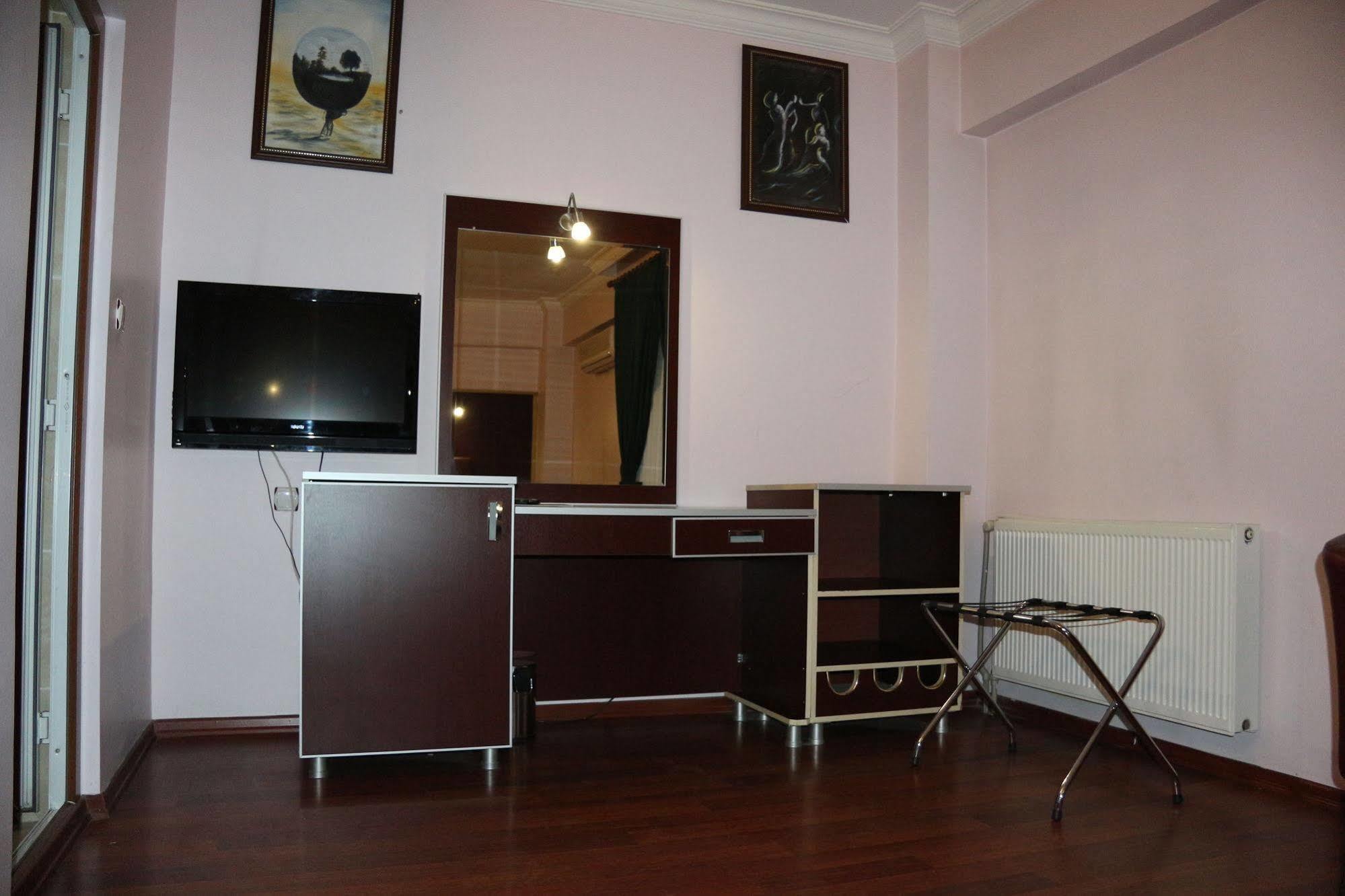 Metropolis Hotel Torbali Ngoại thất bức ảnh